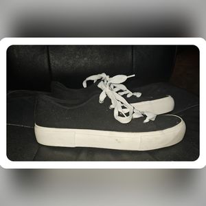 Forever 21 Shoes black & white size 10 👟🖤🤍 #fashion #style #ootd 👟🖤🤍.